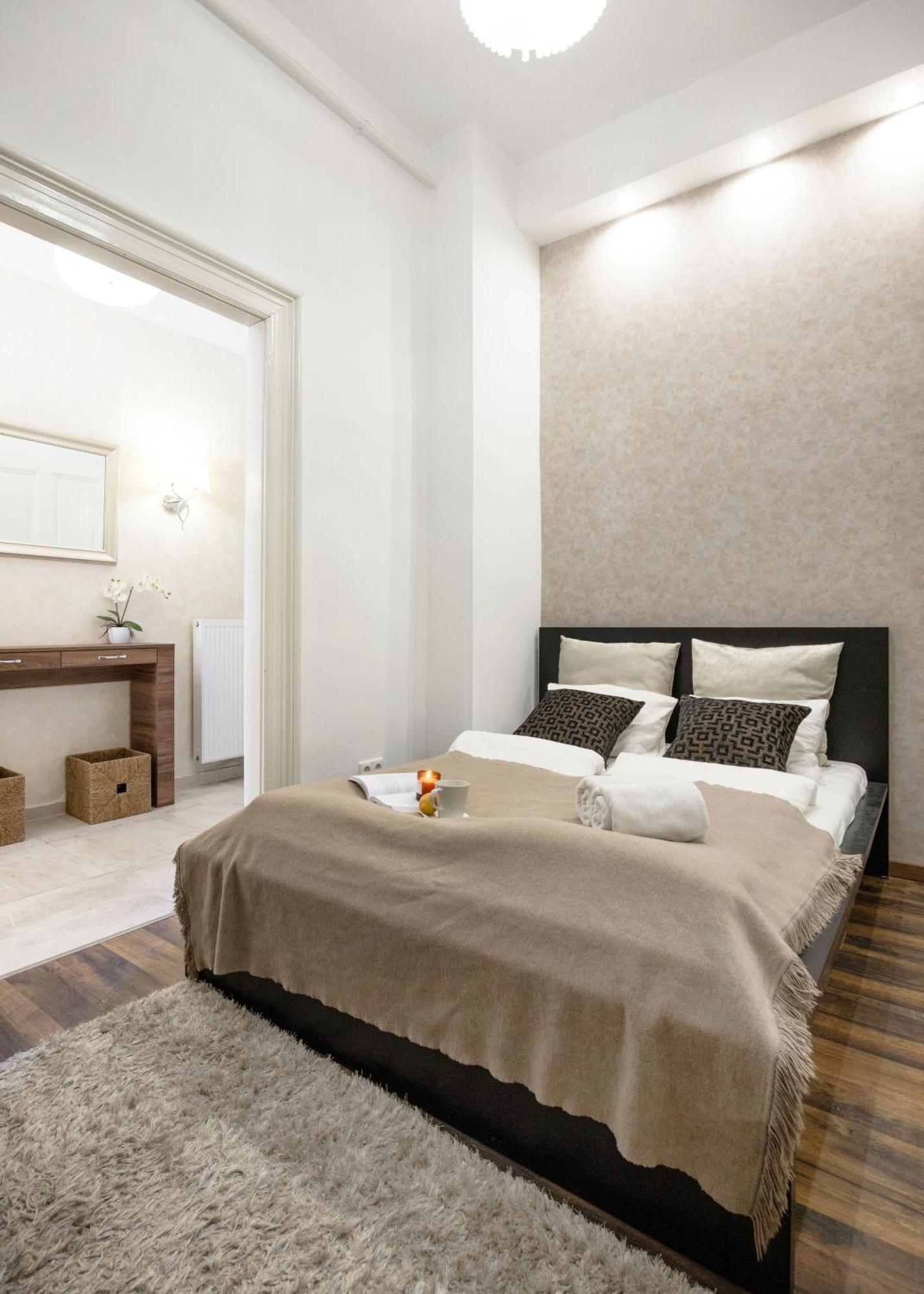 Discover Your Budapest Retreat-Walk To Parliament Bagian luar foto