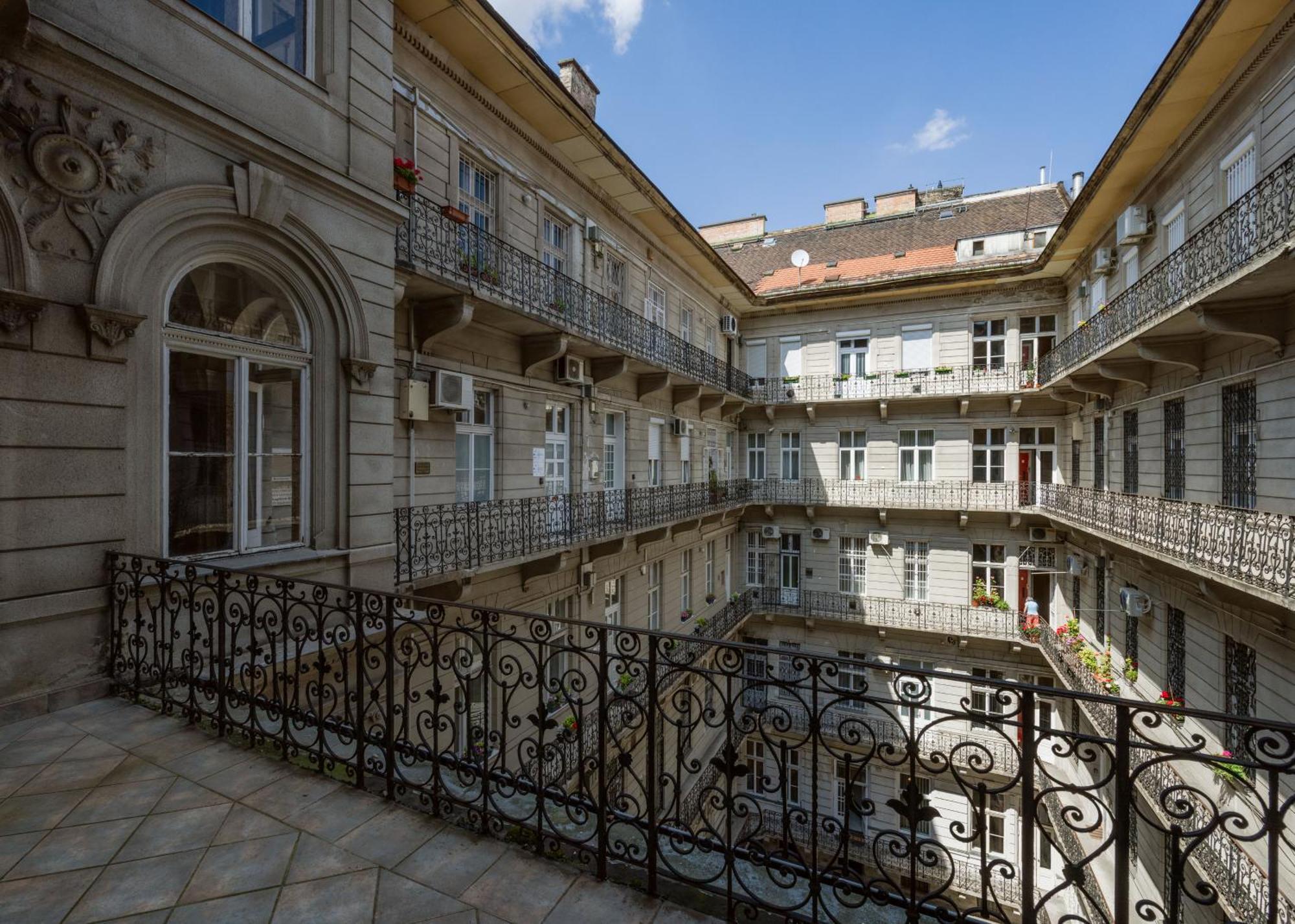 Discover Your Budapest Retreat-Walk To Parliament Bagian luar foto